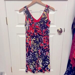 VGUC Nine West stretch wrap dress in beautiful bright colored print